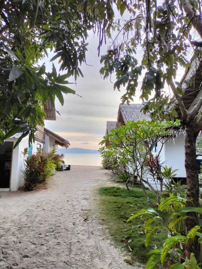 Sand Terrace Beach Bungalows Baan Tai Exterior photo